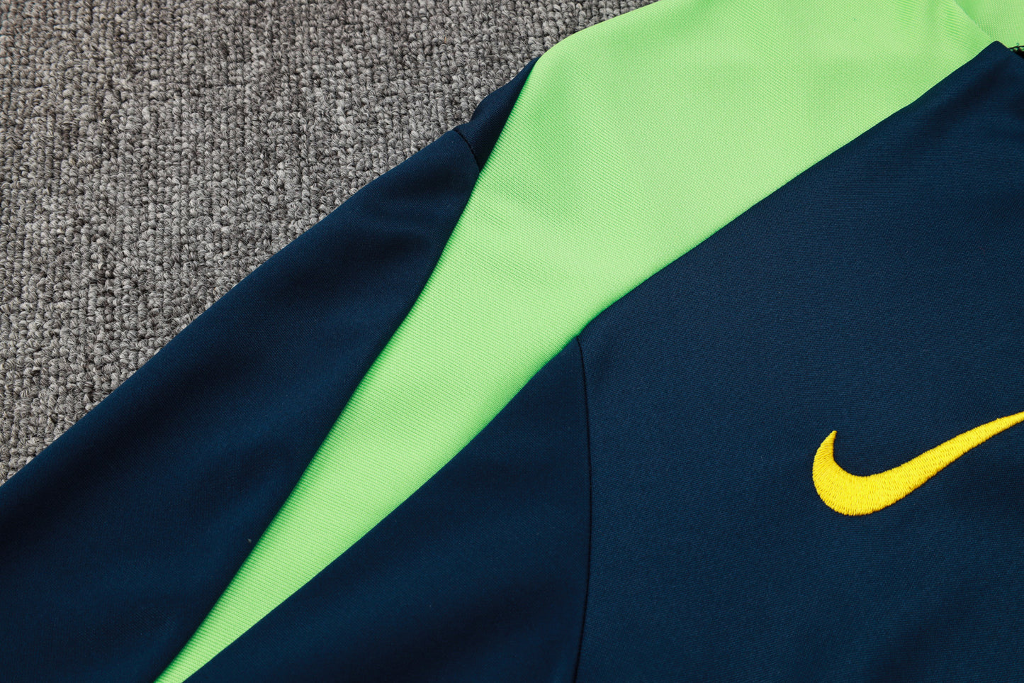 Kit De Treino Frio Brasil 26/27 Nike Masculino