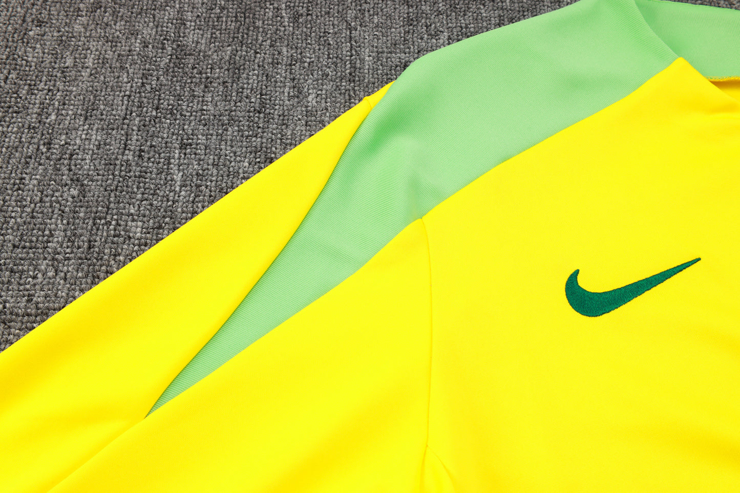 Kit De Treino Frio Brasil 26/27 Amarelo Masculino